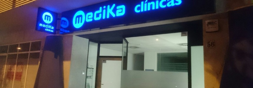 Cajas y banderolas luminosas